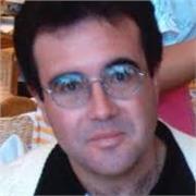 Soy profesor de matemáticas, estadística y física. Incluyo en mis clases el uso de lenguajes de programación, como R, C y Python, entre otros lenguajes